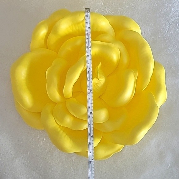 Set of 4 Small Yellow Decorative Giant Flower Party Baby Shower Decor Easy Hang - Picture 6 of 7